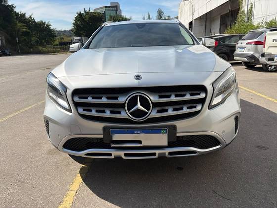 MERCEDES-BENZ GLA 200 1.6 CGI FLEX ADVANCE 7G-DCT